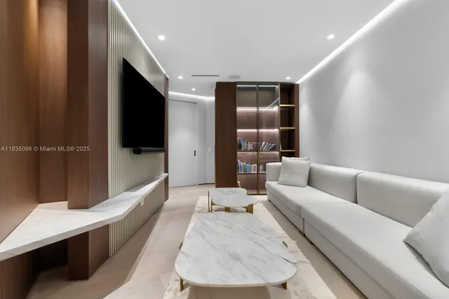 $10,900,000 | 18555 Collins Avenue, Unit 2701, Sunny Isles Beach, FL 33160