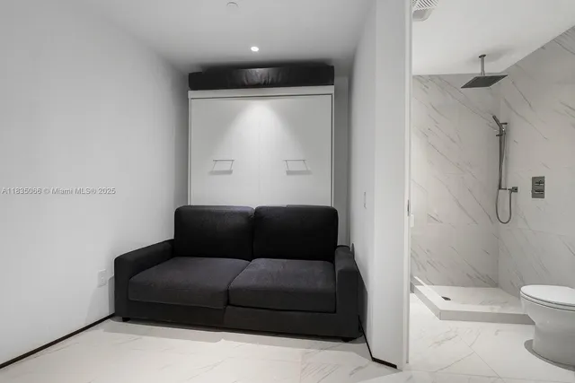 $10,900,000 | 18555 Collins Avenue, Unit 2701, Sunny Isles Beach, FL 33160