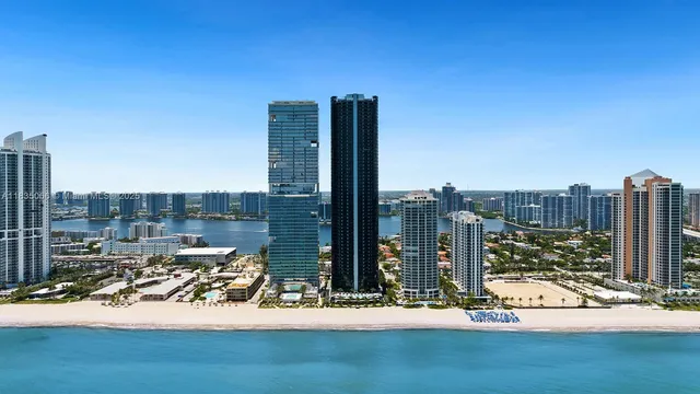 $10,900,000 | 18555 Collins Avenue, Unit 2701, Sunny Isles Beach, FL 33160