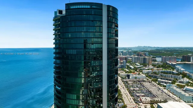 $10,900,000 | 18555 Collins Avenue, Unit 2701, Sunny Isles Beach, FL 33160