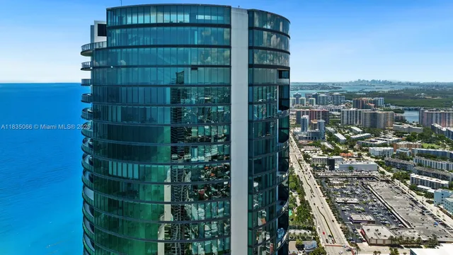 $10,900,000 | 18555 Collins Avenue, Unit 2701, Sunny Isles Beach, FL 33160