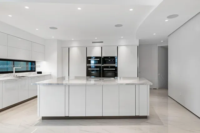 $10,900,000 | 18555 Collins Avenue, Unit 2701, Sunny Isles Beach, FL 33160