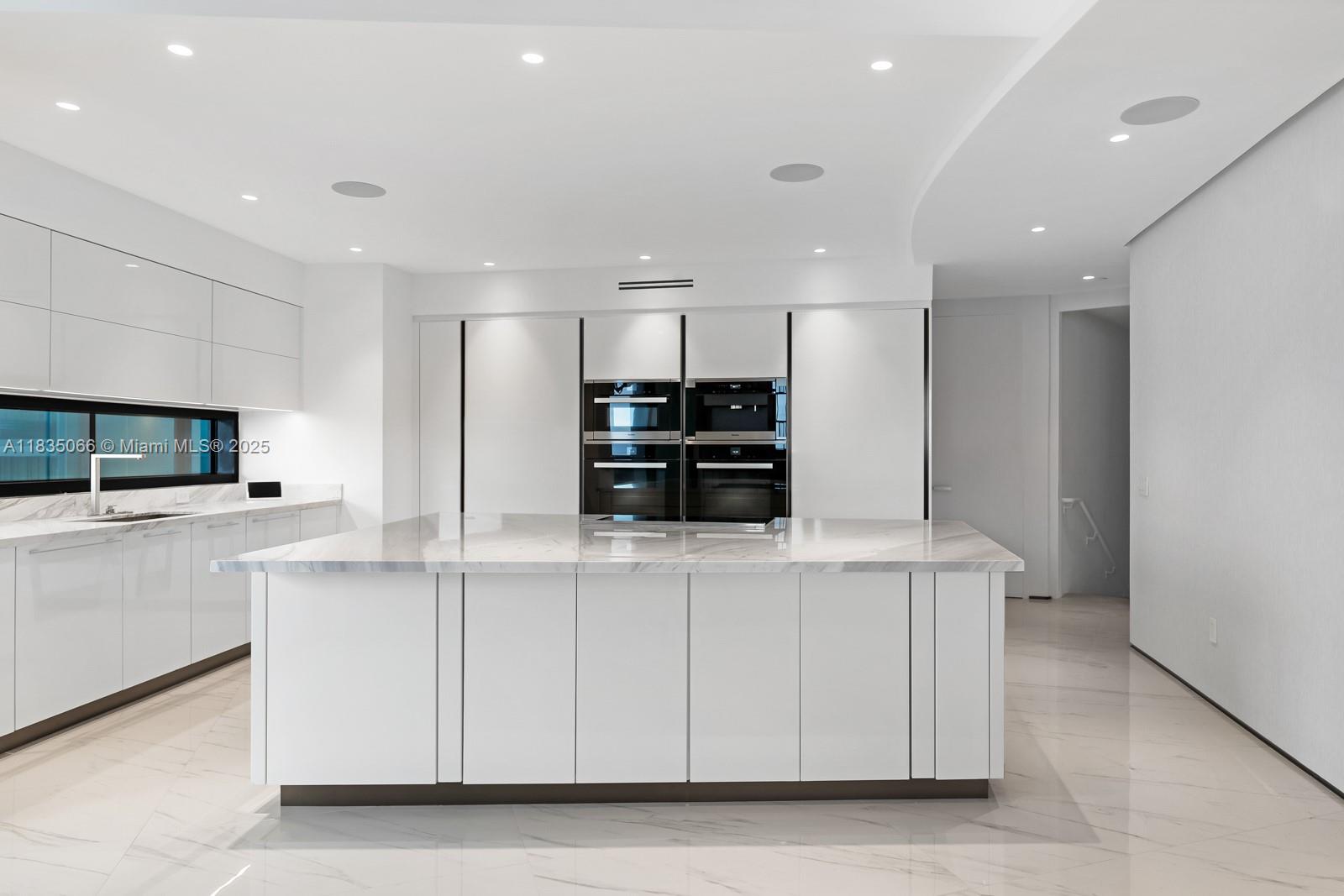 18555 Collins Avenue, Unit 2701 Sunny Isles Beach, FL 33160 - Photo 9 of 68