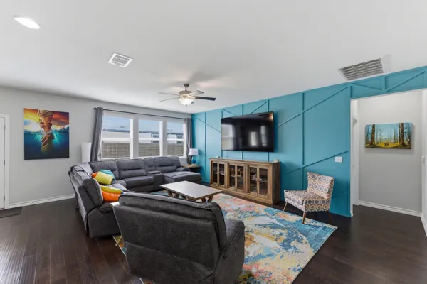 $2,600 | 2009 Los Olivios Way, Austin, TX 78725