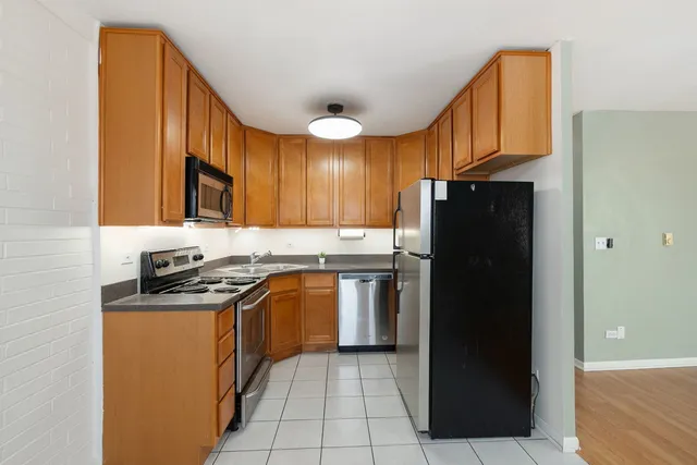 $190,000 | 7428 Washington Street, Unit 602, Forest Park, IL 60130