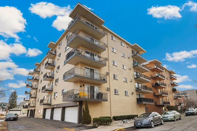 $190,000 | 7428 Washington Street, Unit 602, Forest Park, IL 60130