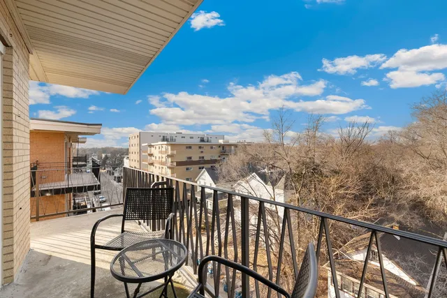 $190,000 | 7428 Washington Street, Unit 602, Forest Park, IL 60130