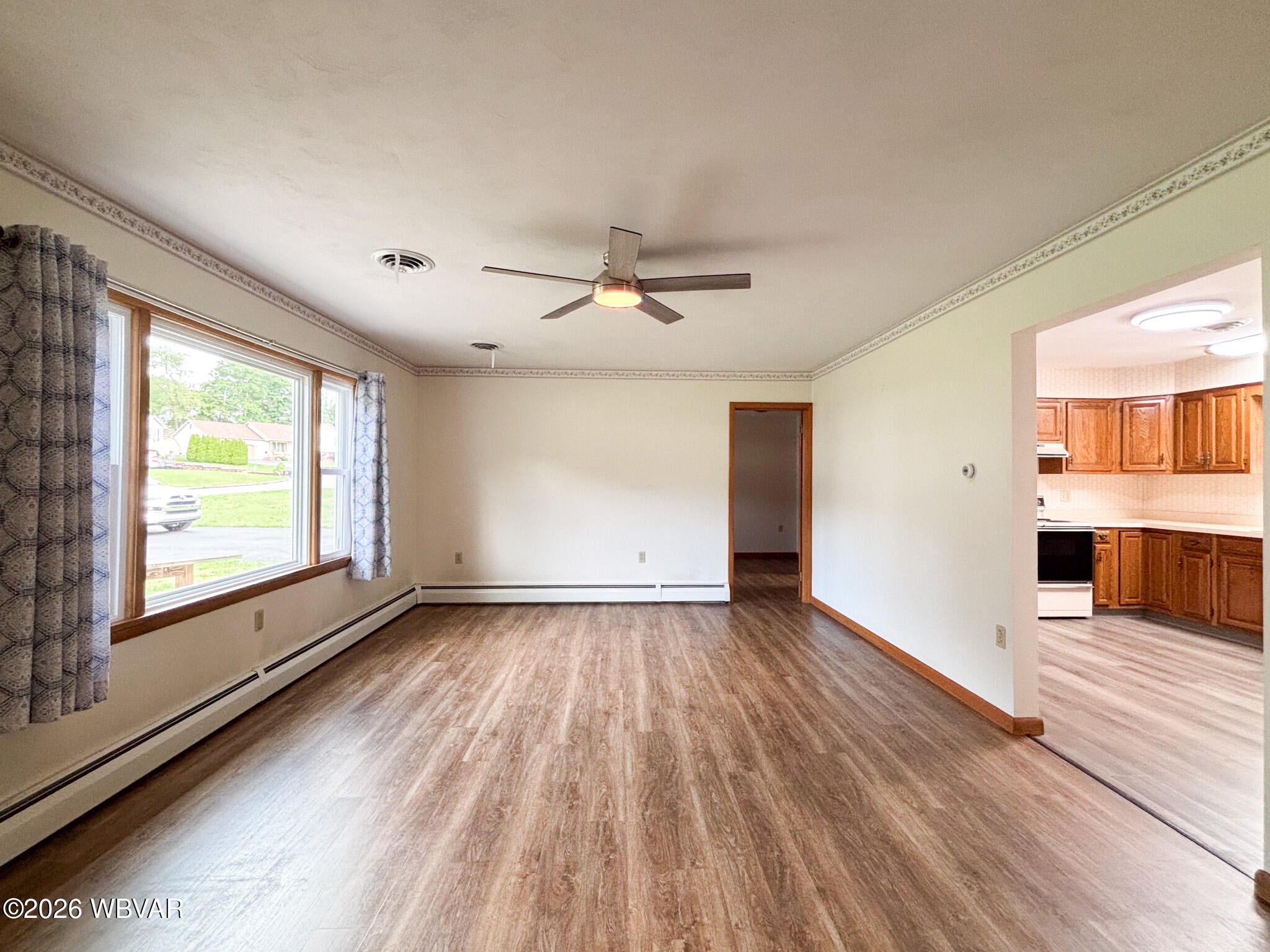 8 Ridge Street Williamsport, PA 17701 - Photo 5 of 46 Living Room
