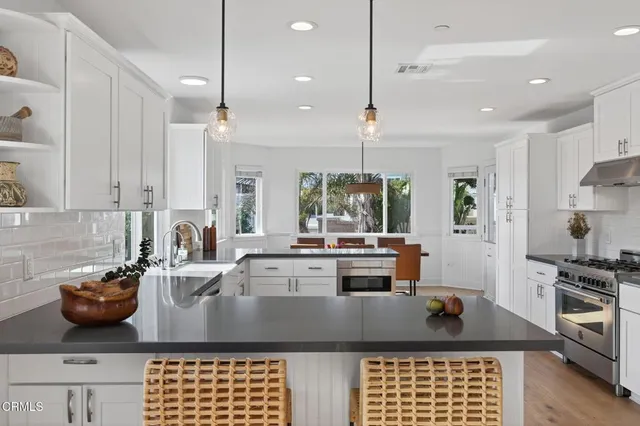 $2,985,000 | 1111 Dover Lane, Ventura, CA 93001