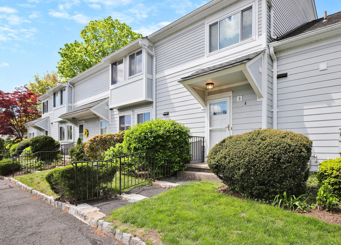 3 Whiffletree Way, Unit 3 Riverside, CT 06878 - Photo 1 of 24 a view of a house with a garden