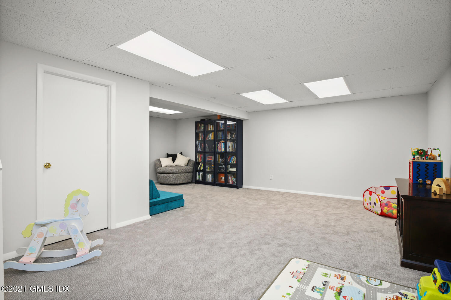 3 Whiffletree Way, Unit 3 Riverside, CT 06878 - Photo 19 of 24 a view of room with toys