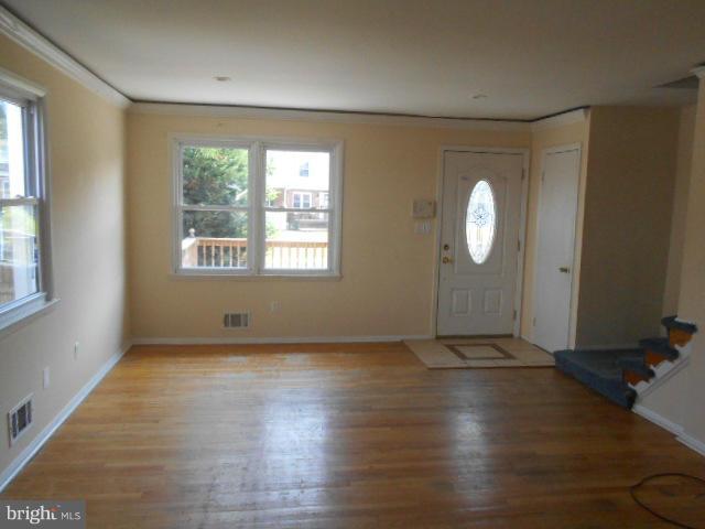 2107 Cockspur Road Baltimore, MD 21220 - Photo 3 of 19 Living Room