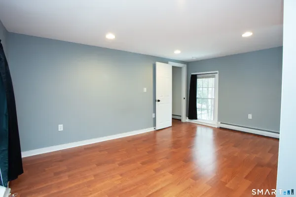 $2,395 | 27 High Street, New Hartford, CT 06057