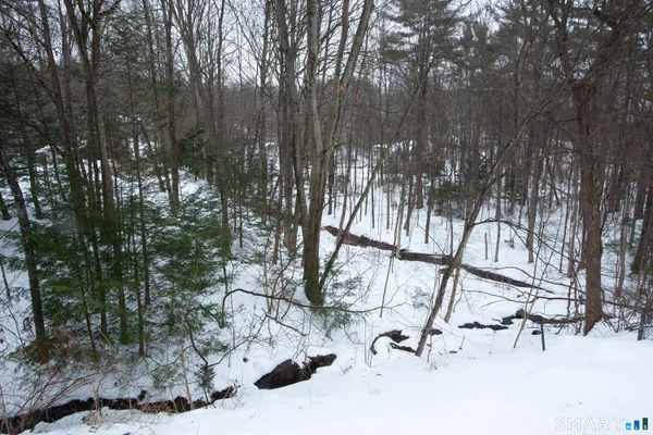 $2,395 | 27 High Street, New Hartford, CT 06057