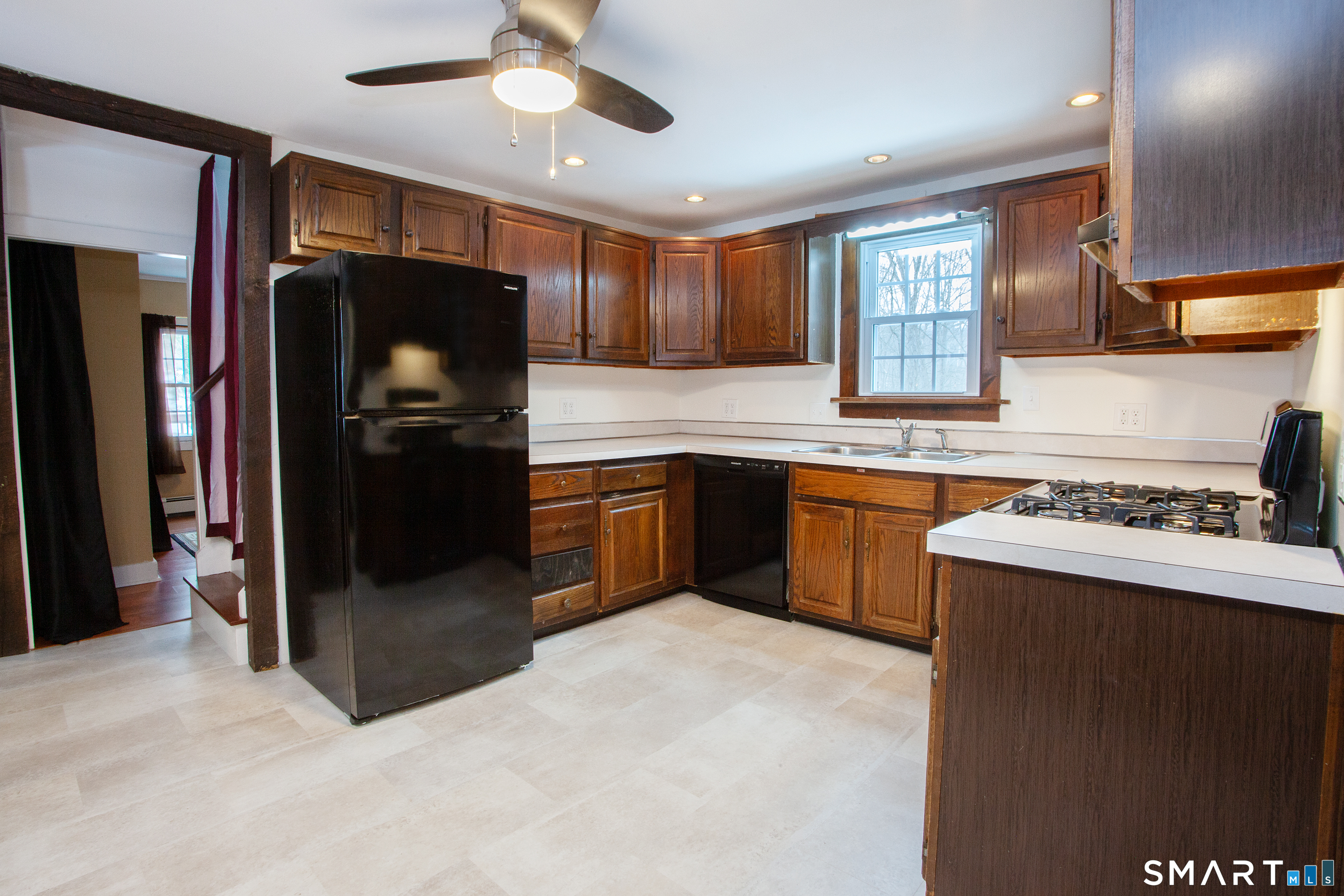 27 High Street New Hartford, CT 06057 - Photo 3 of 23