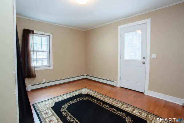 $2,395 | 27 High Street, New Hartford, CT 06057