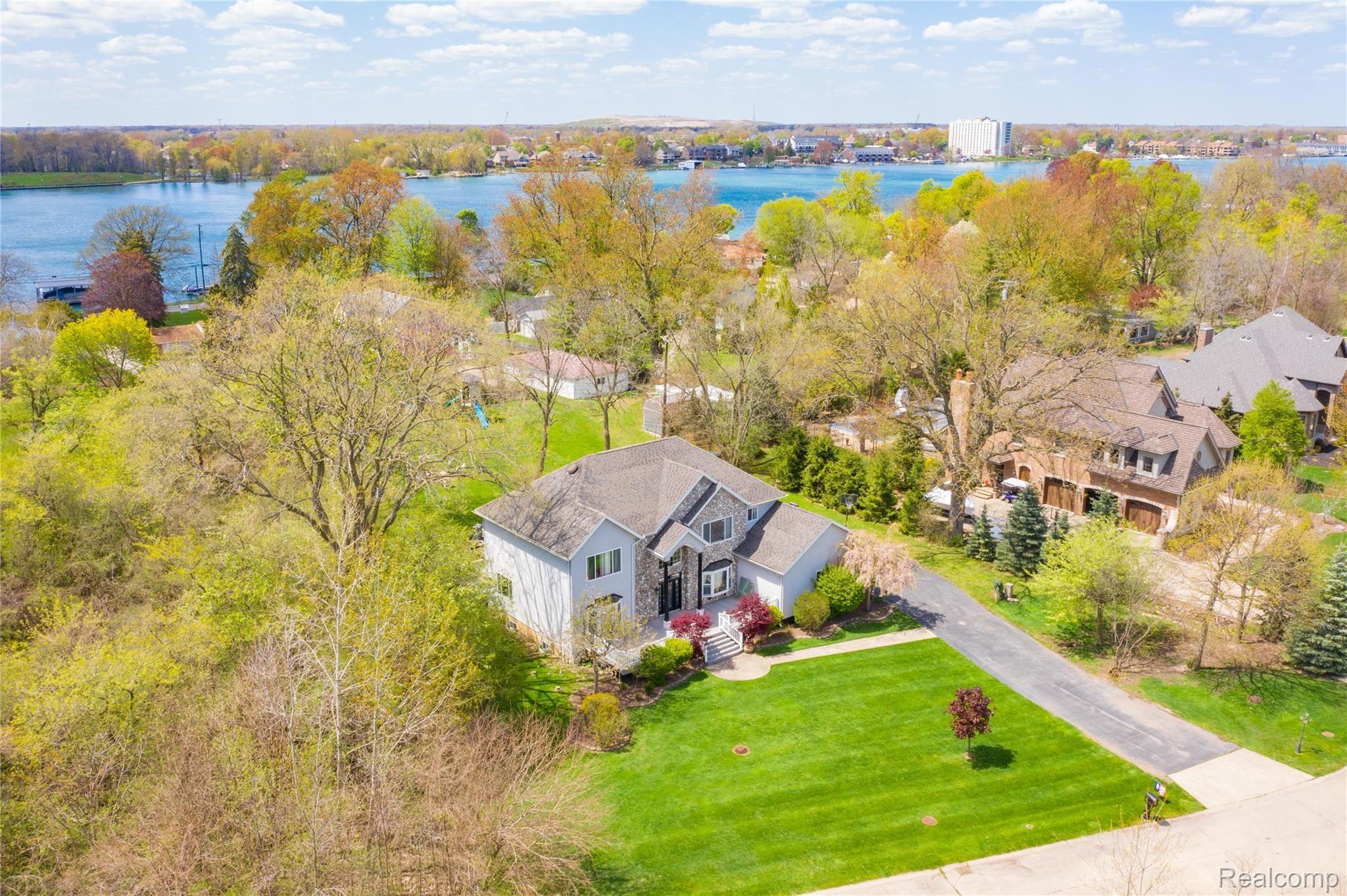 23710 Chicory Road Grosse Ile, MI 48138 - Photo 3 of 36 23710 Chicory, Grosse Ile (30 of 37).jpg