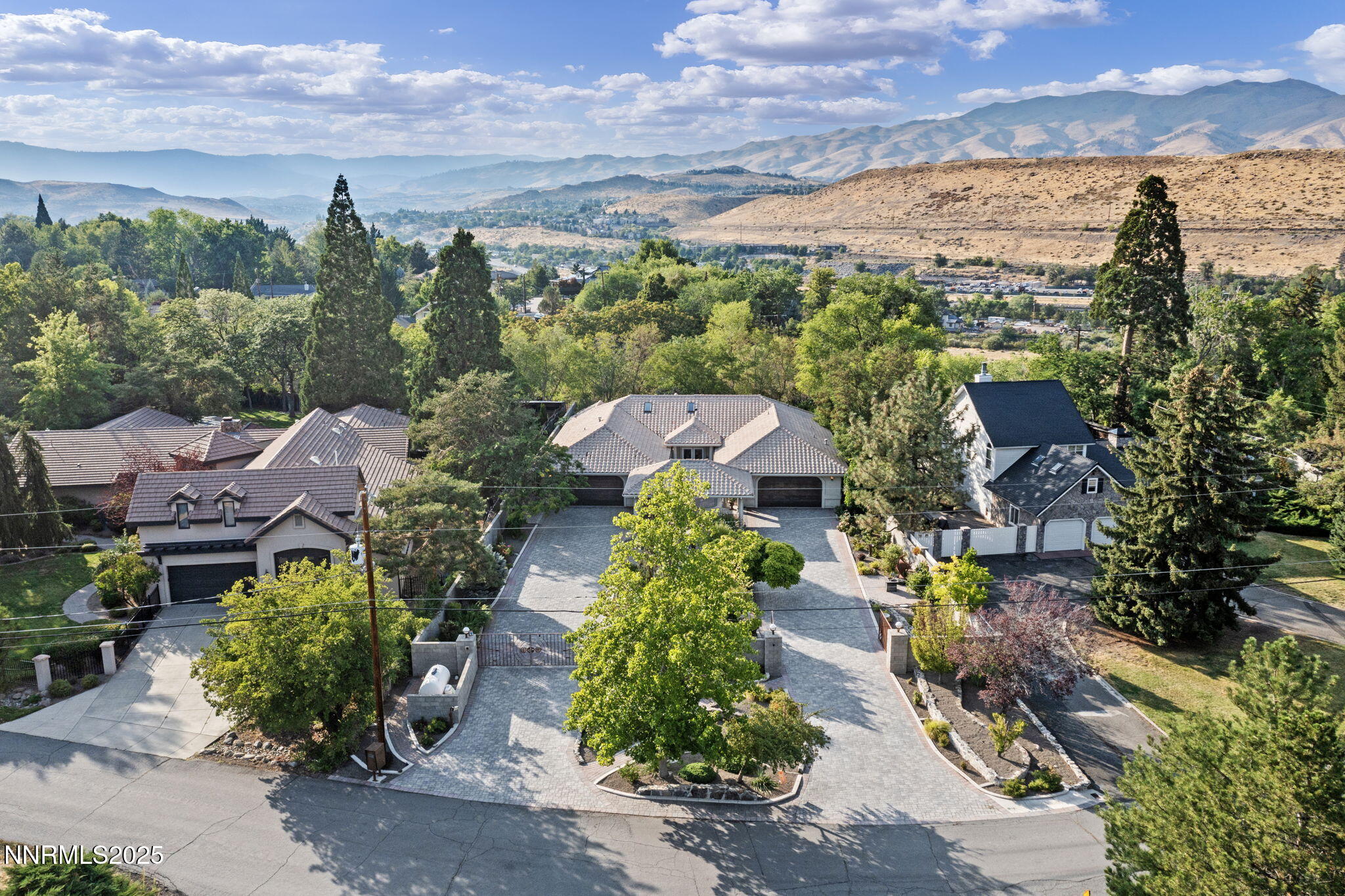 5195 Canyon Drive Reno, NV 89519 - Photo 63 of 69 a picture of houses with street