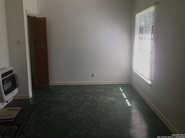 $1,135 | 260 Kenmar Drive, San Antonio, TX 78220