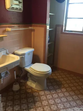 $1,135 | 260 Kenmar Drive, San Antonio, TX 78220