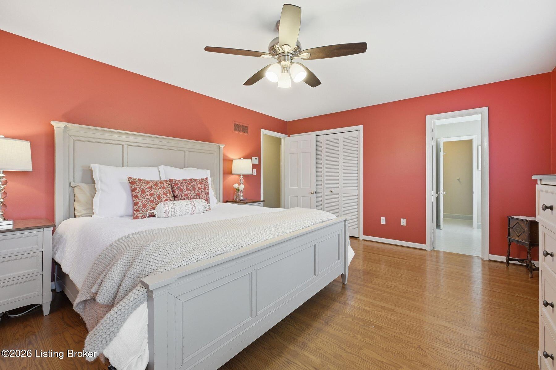 2006 Round Ridge Road Louisville, KY 40207 - Photo 20 of 42 photo_online_020