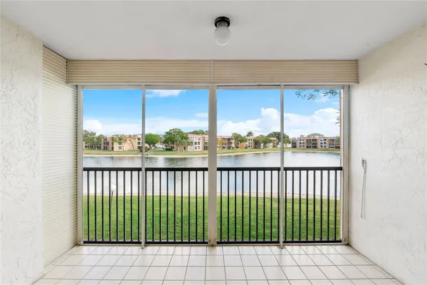 $2,000 | 6519 Coral Lake Drive, Unit 207, Pompano Beach, FL 33063