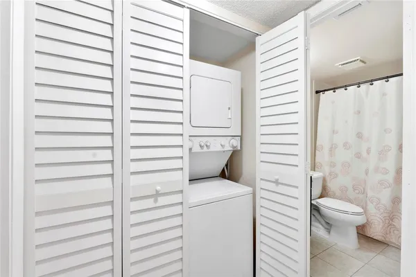 $2,000 | 6519 Coral Lake Drive, Unit 207, Pompano Beach, FL 33063