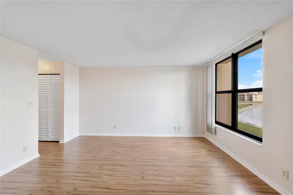 $2,000 | 6519 Coral Lake Drive, Unit 207, Pompano Beach, FL 33063