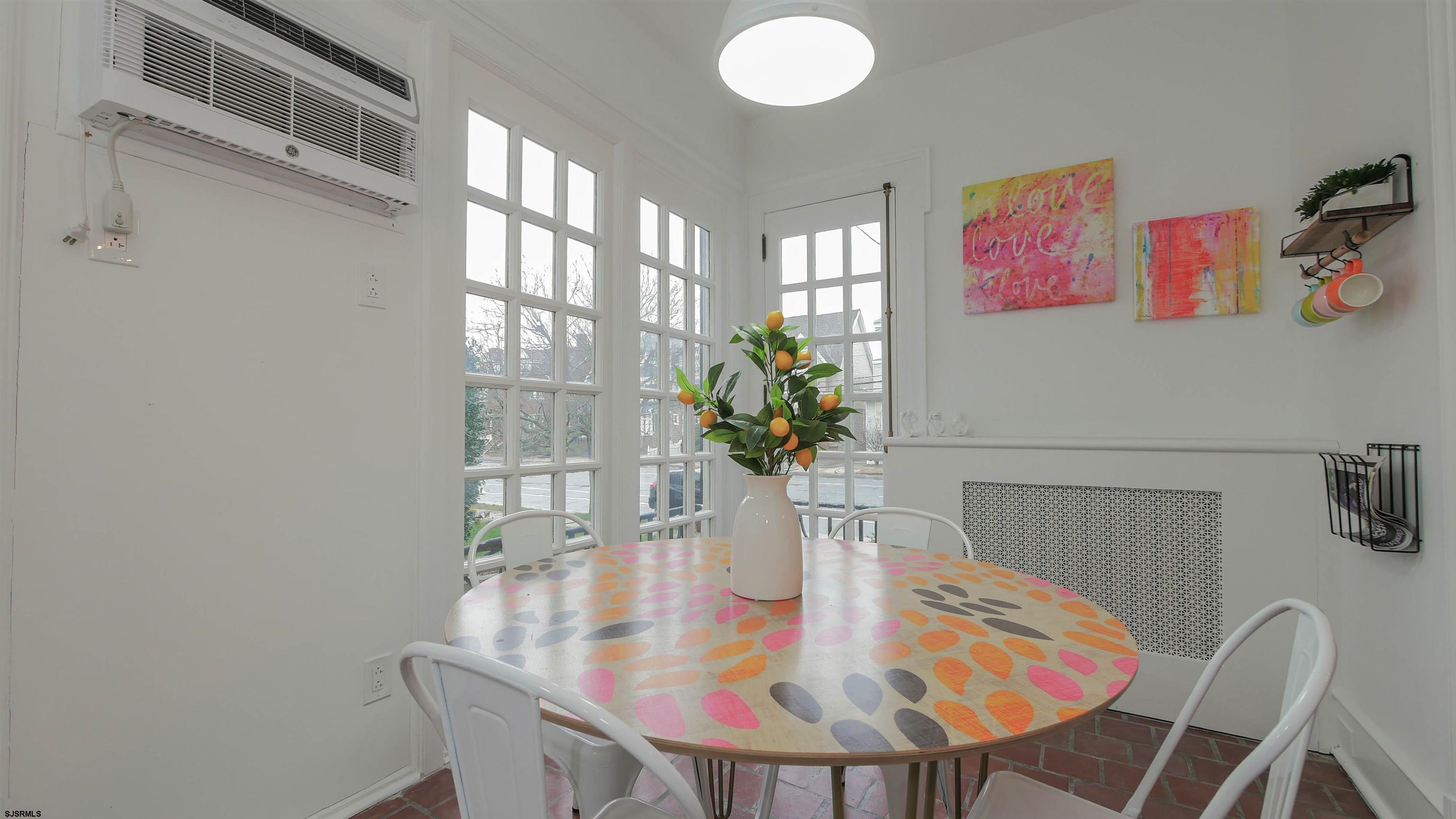 4700 Atlantic Avenue Atlantic City, NJ 08401 - Photo 23 of 74 a view of a dining room with furniture
