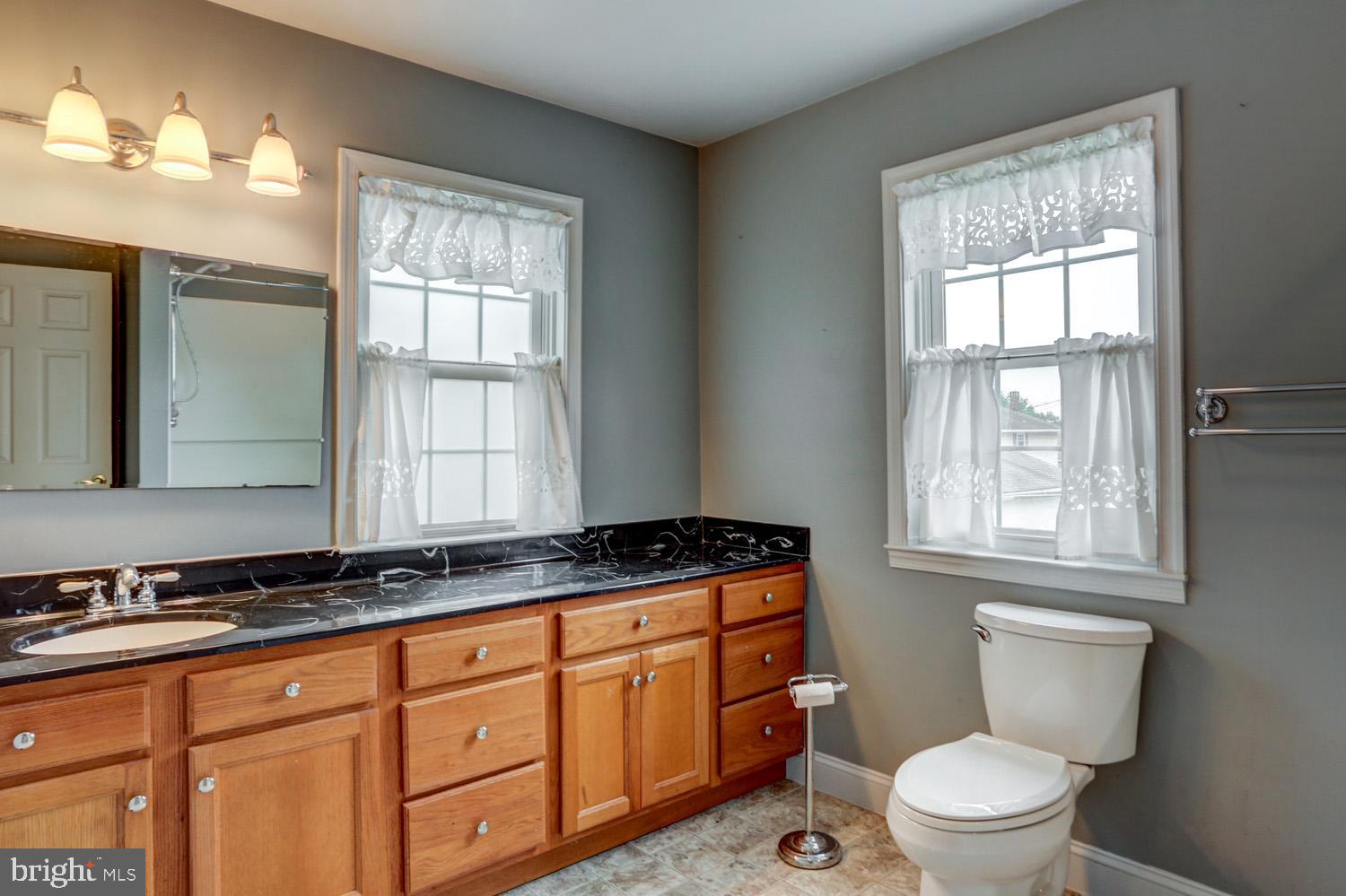 411 Haig Boulevard Reading, PA 19607 - Photo 16 of 36 Large 1st Floor Full Bath