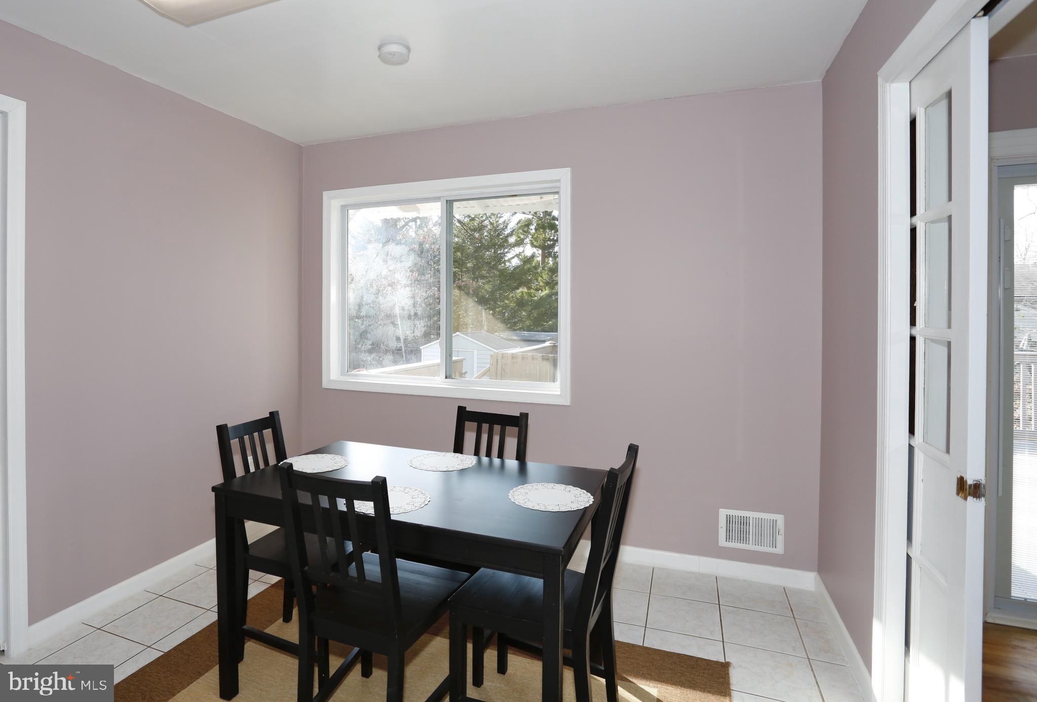 314 Summit Hall Road Gaithersburg, MD 20877 - Photo 9 of 31 Dining room