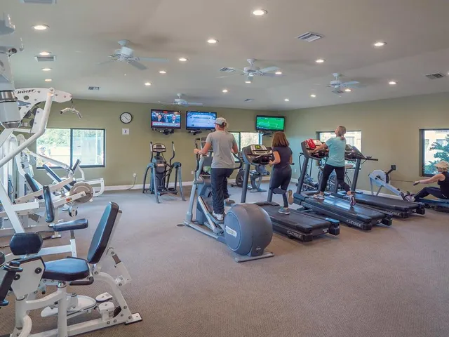 $735,000 | 5430 Eagles Point Circle, Unit 101, Sarasota, FL 34231