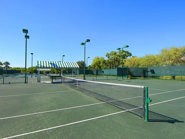 $735,000 | 5430 Eagles Point Circle, Unit 101, Sarasota, FL 34231