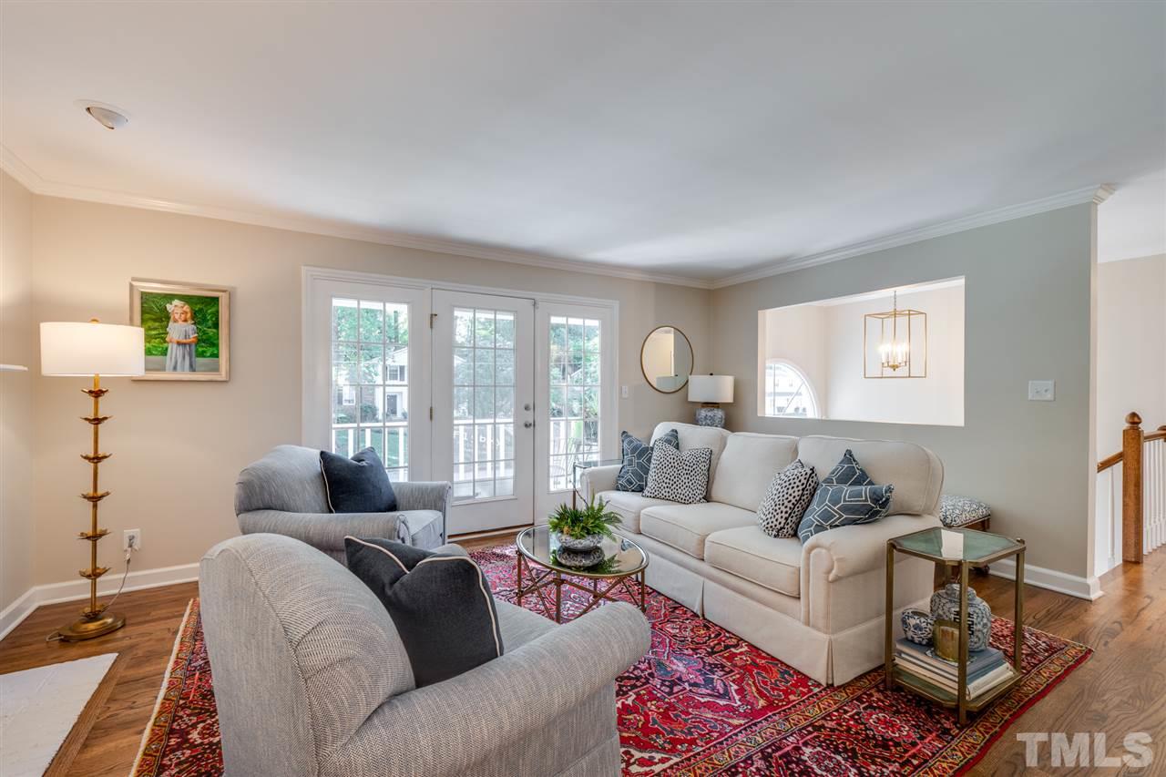 808 Davidson Street Raleigh, NC 27609 - Photo 2 of 30 a living room with furniture and a large window