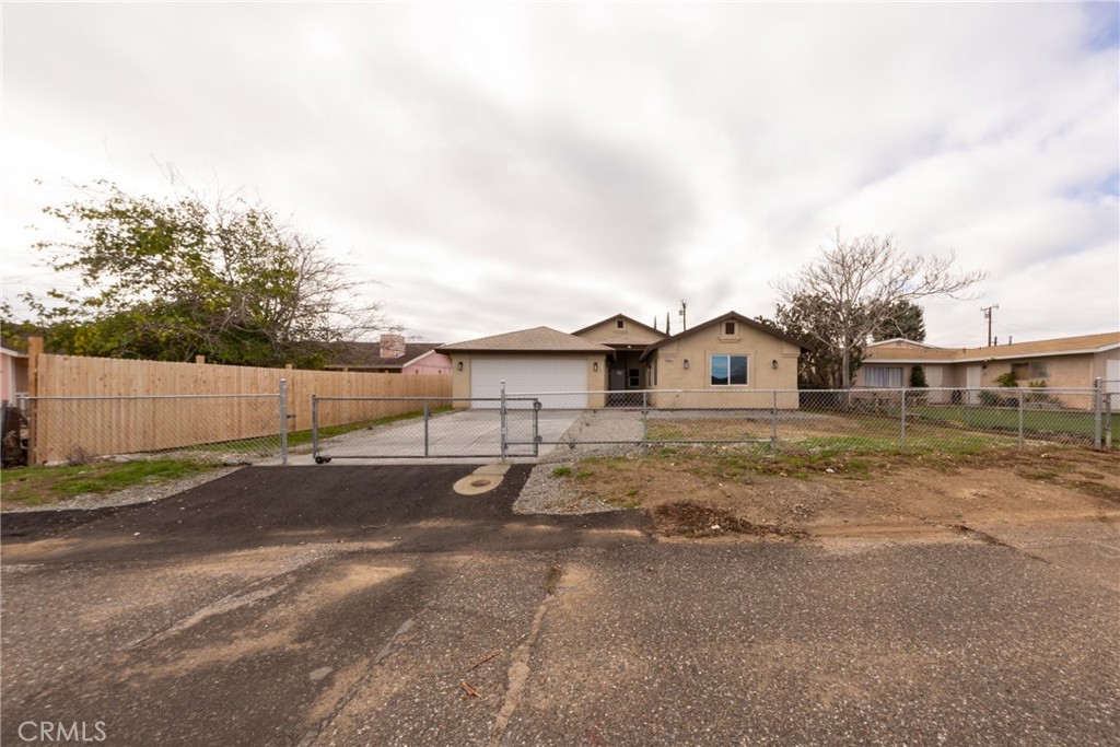 16241 Chestnut Street Hesperia, CA 92345 - Photo 2 of 60