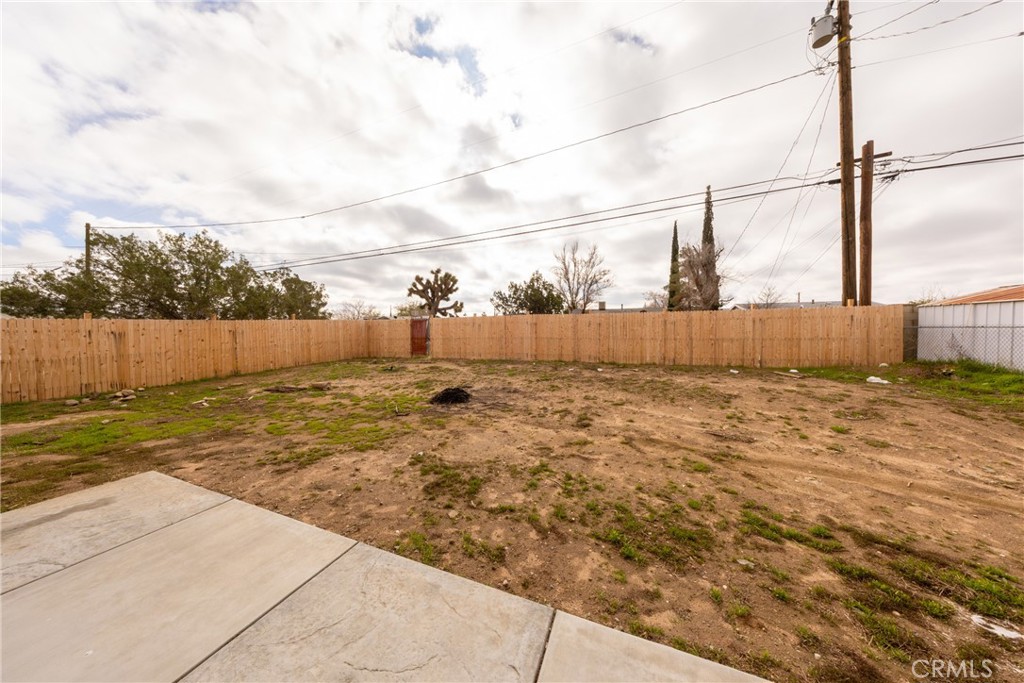 16241 Chestnut Street Hesperia, CA 92345 - Photo 39 of 60 a view of a backyard