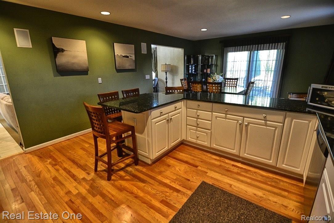2052 Reagan Drive Rochester, MI 48309 - Photo 15 of 68 thumb_DSC_0102_1024.jpg