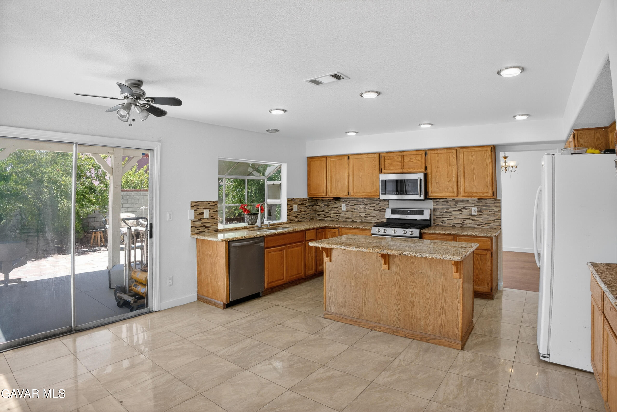 37833 Tackstem Street Palmdale, CA 93552 - Photo 12 of 39 DSC_2690