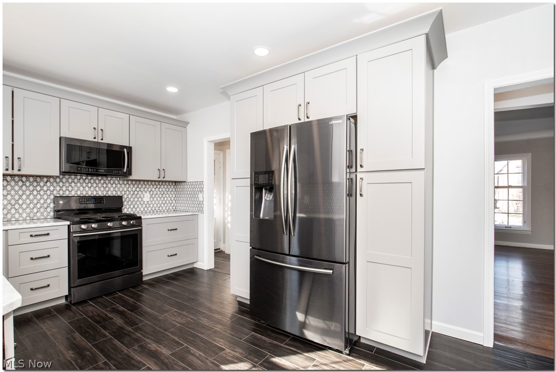 2611 Fenwick Road Cleveland, OH 44118 - Photo 9 of 35 Gallery Image 9