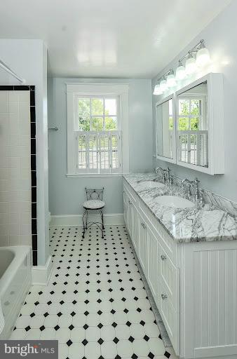 607 West Braddock Road Alexandria, VA 22302 - Photo 23 of 30 Bath