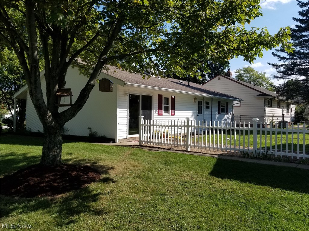 19715 Drake Road Strongsville, OH 44149 - Photo 4 of 25 Gallery Image 4