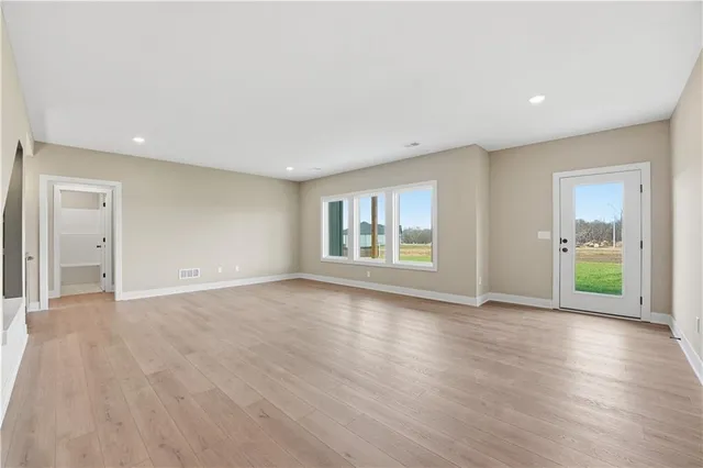 $599,900 | 12160 North Tracy Avenue, Kansas City, MO 64165