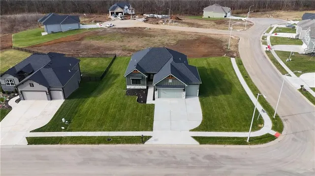 $599,900 | 12160 North Tracy Avenue, Kansas City, MO 64165