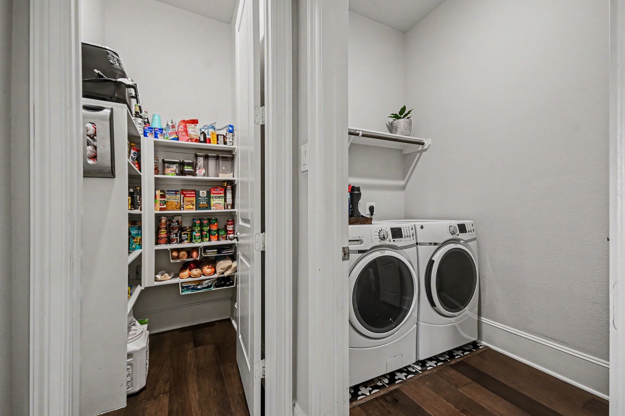 641 Kickapoo Court Webster, TX 77598 - Photo 15 of 39 Nice walk-in pantry, featuring ample shelving for storage.