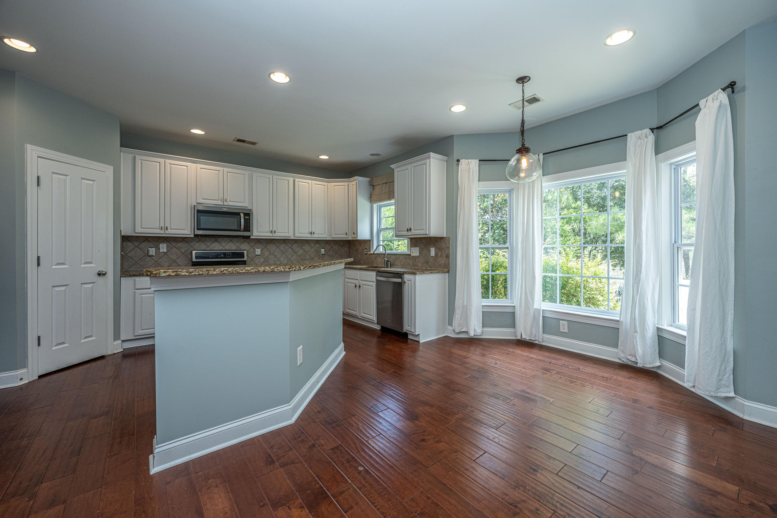 2145 Sandy Point Lane Mount Pleasant, SC 29466 - Photo 11 of 45 2145SandyPointLn016
