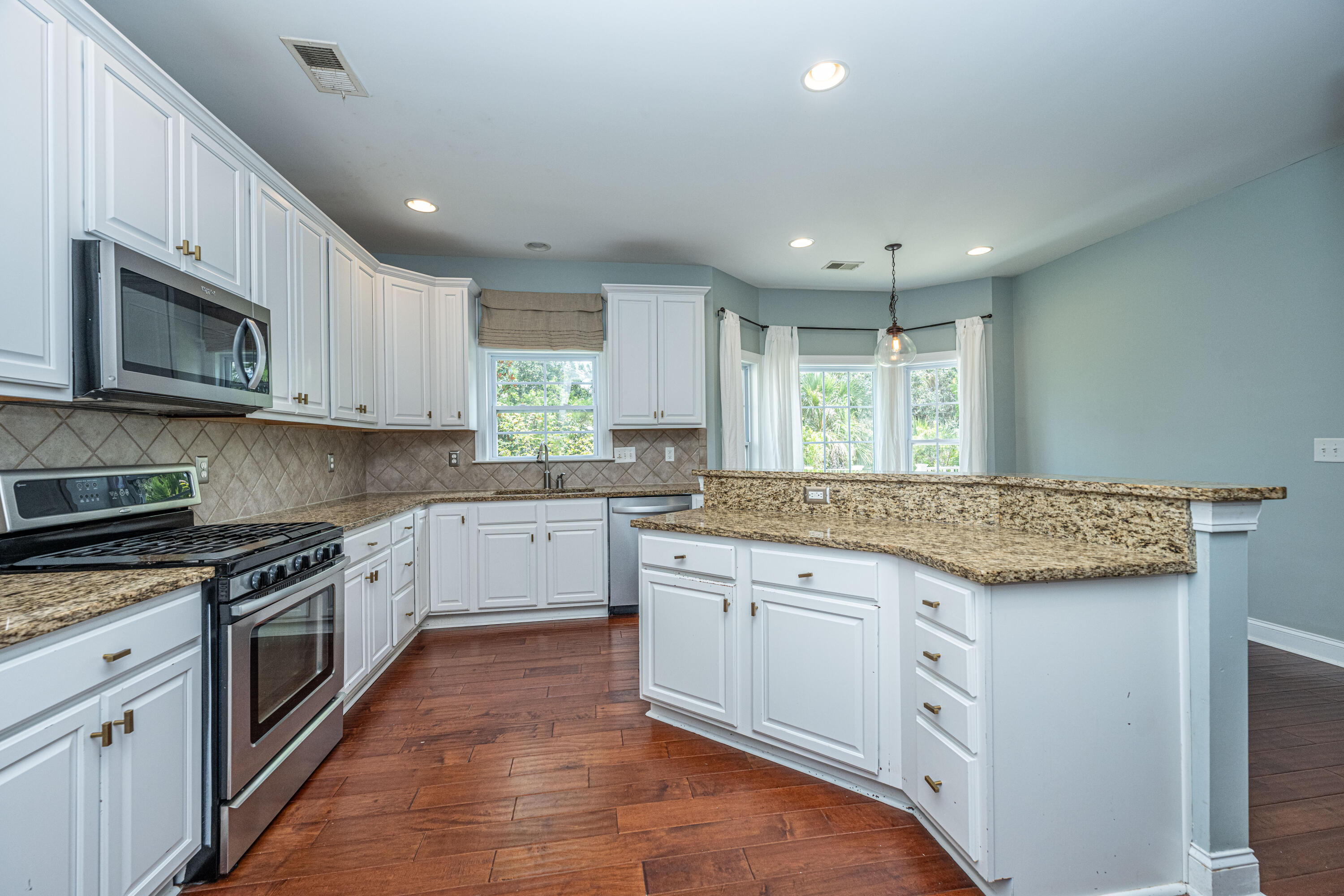 2145 Sandy Point Lane Mount Pleasant, SC 29466 - Photo 8 of 45 2145SandyPointLn019