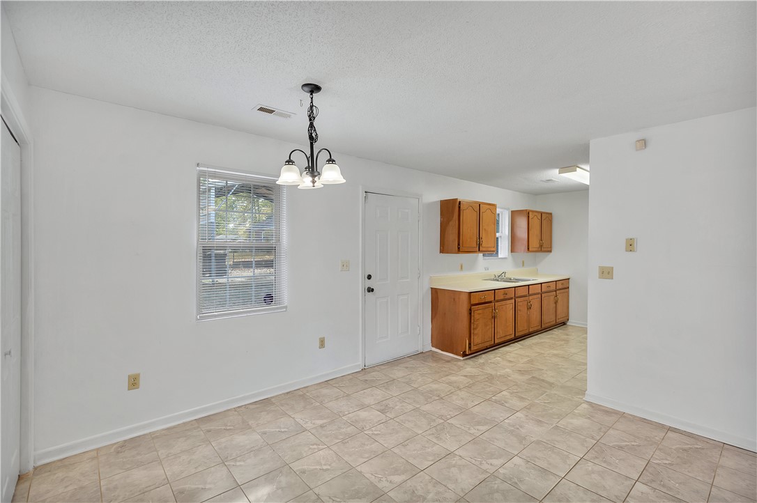 910 Campbell Street Anderson, SC 29624 - Photo 5 of 17