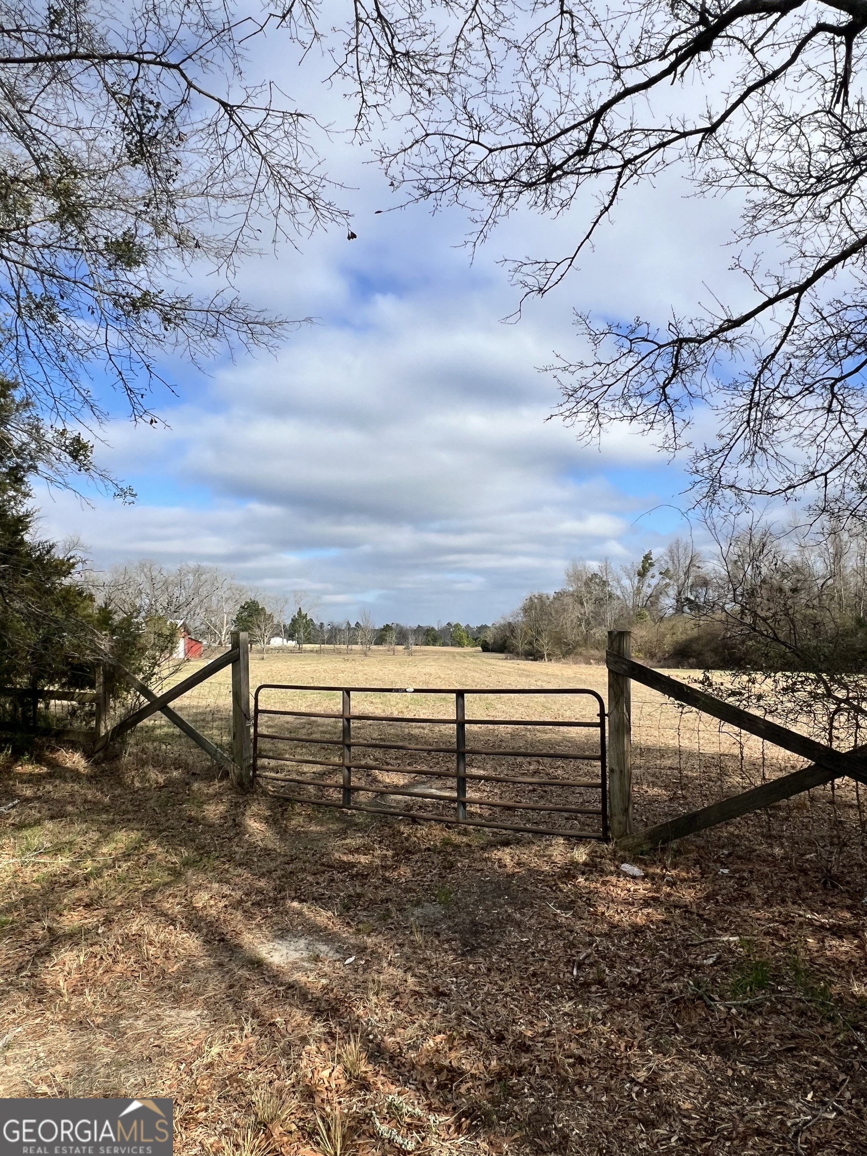 a view of outdoor space with mountain view