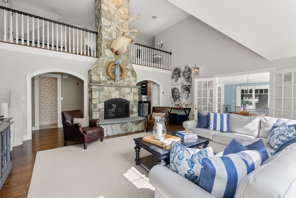 8 Rock Spring Lane Southborough, MA 01772 - Photo 5 of 42