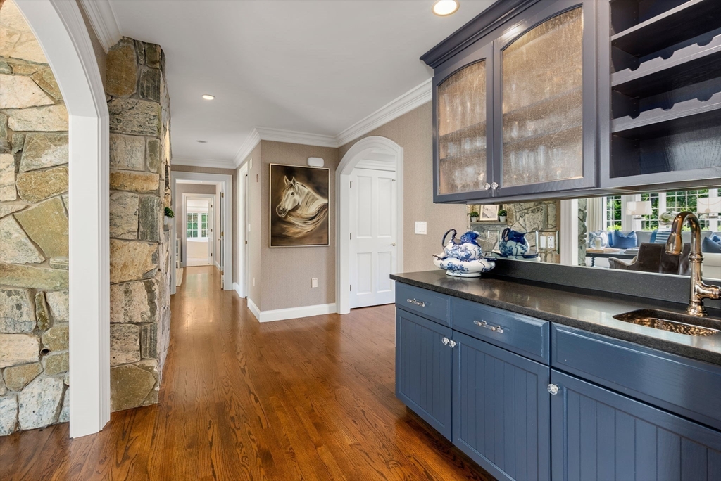 8 Rock Spring Lane Southborough, MA 01772 - Photo 9 of 42